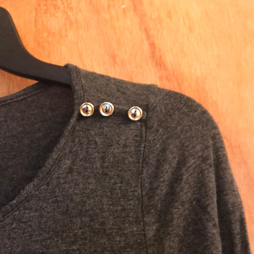 Too - Picture 3 of 3